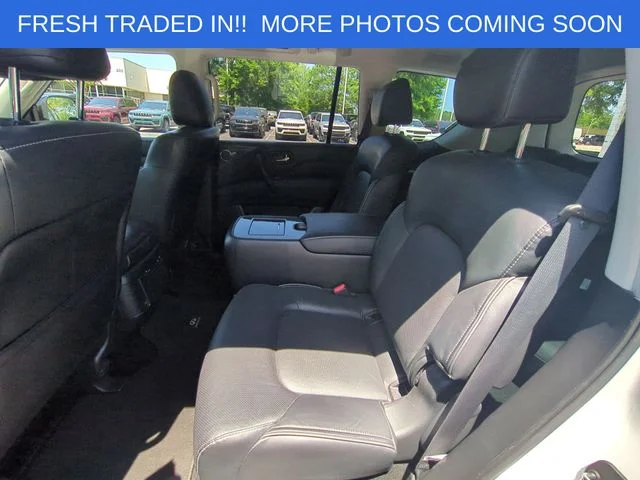 Used 2023 White INFINITI LUXE image 32
