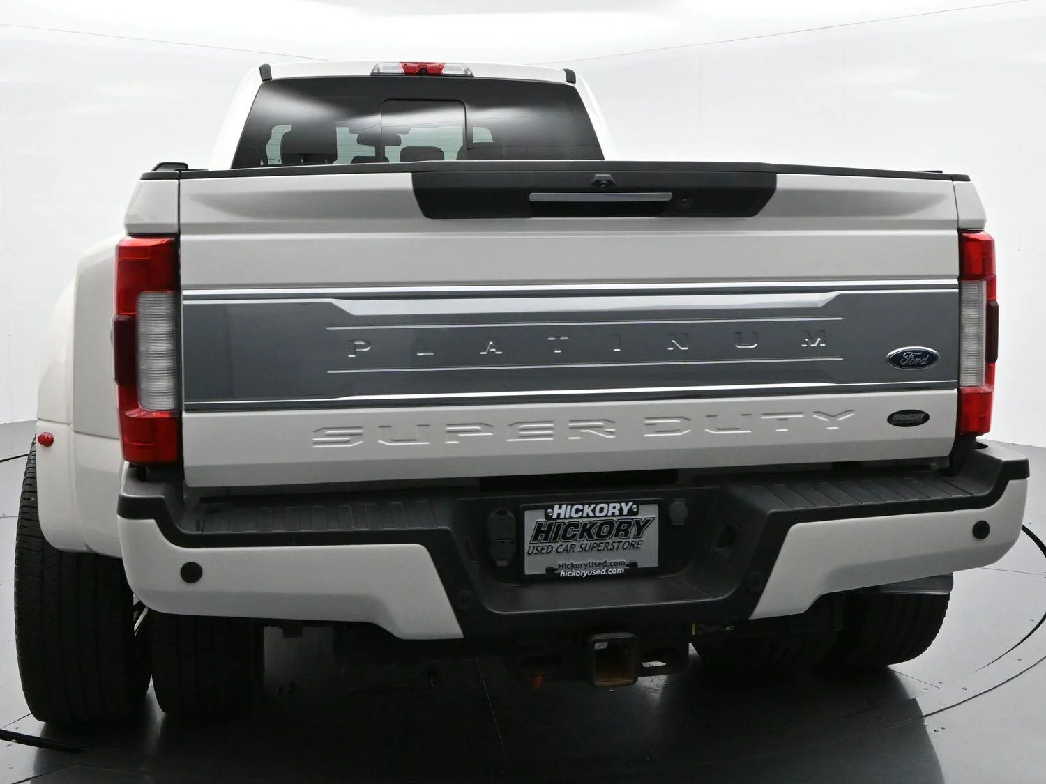 Used 2019 White Platinum Metallic Tri-Coat Ford Platinum image 6
