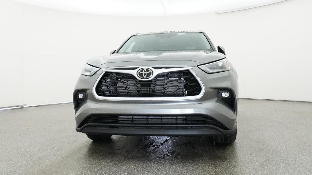 New 2026 Heavy Metal Toyota XLE image 19