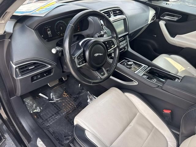 Used 2018 Black Jaguar 35t R-Sport image 21