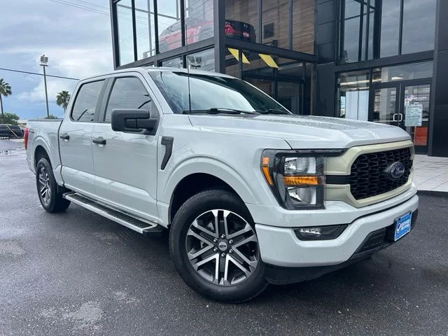 Used 2023 White Ford XL image 1