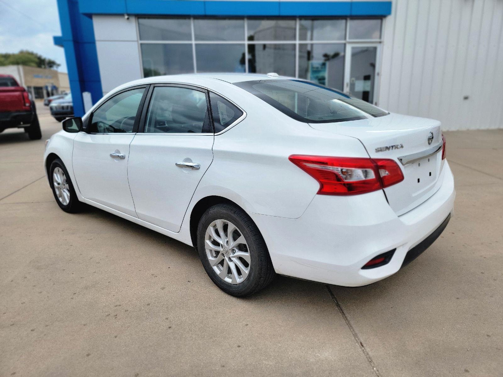 Used 2017 Aspen White Nissan SV image 5