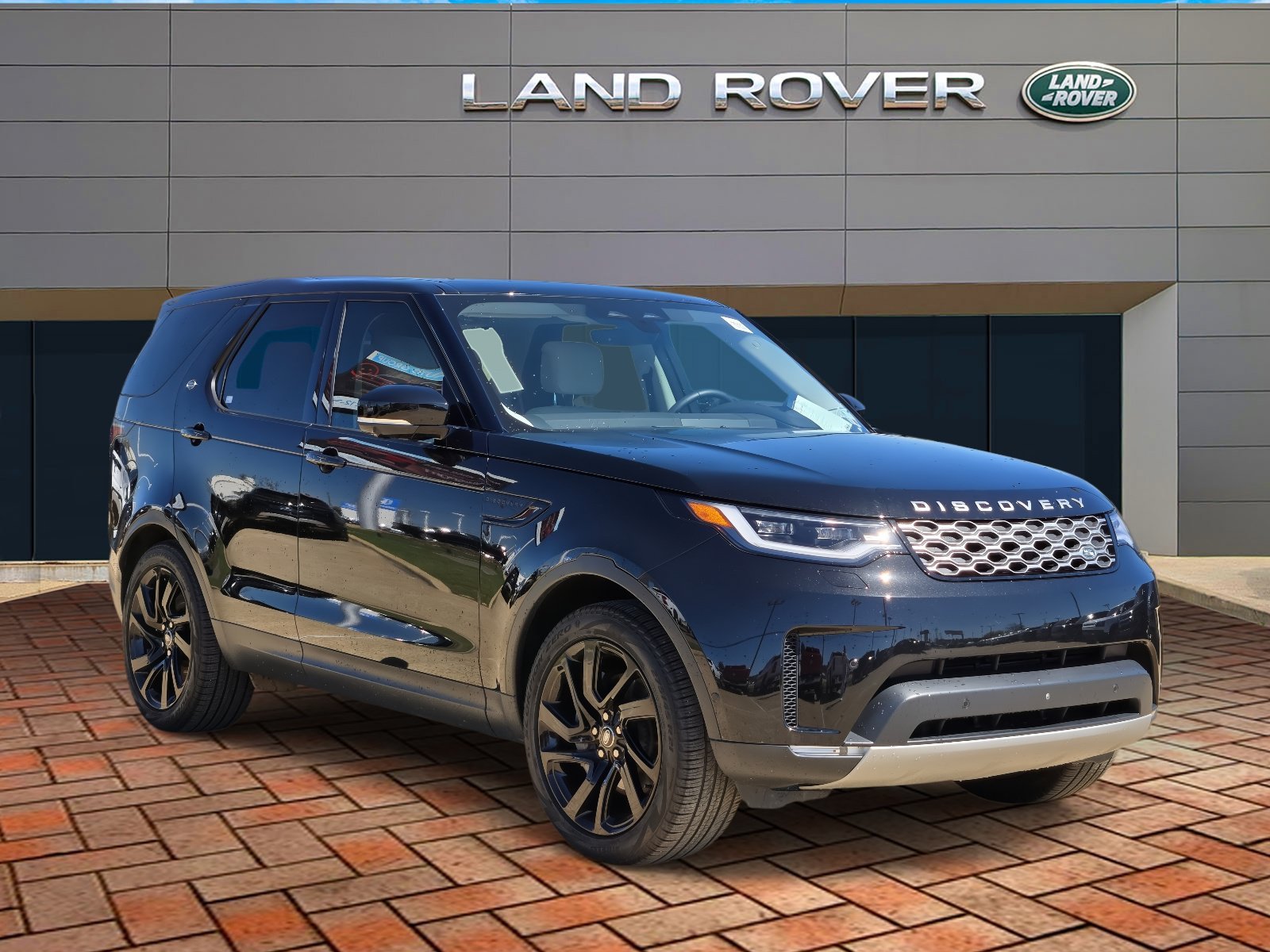 Used 2025 Black Land Rover S image 3