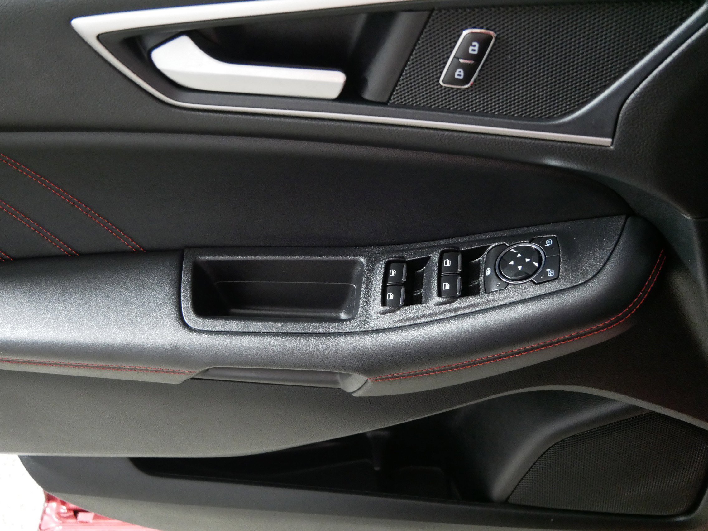 2024 Ford Edge ST-Line - Photo 19