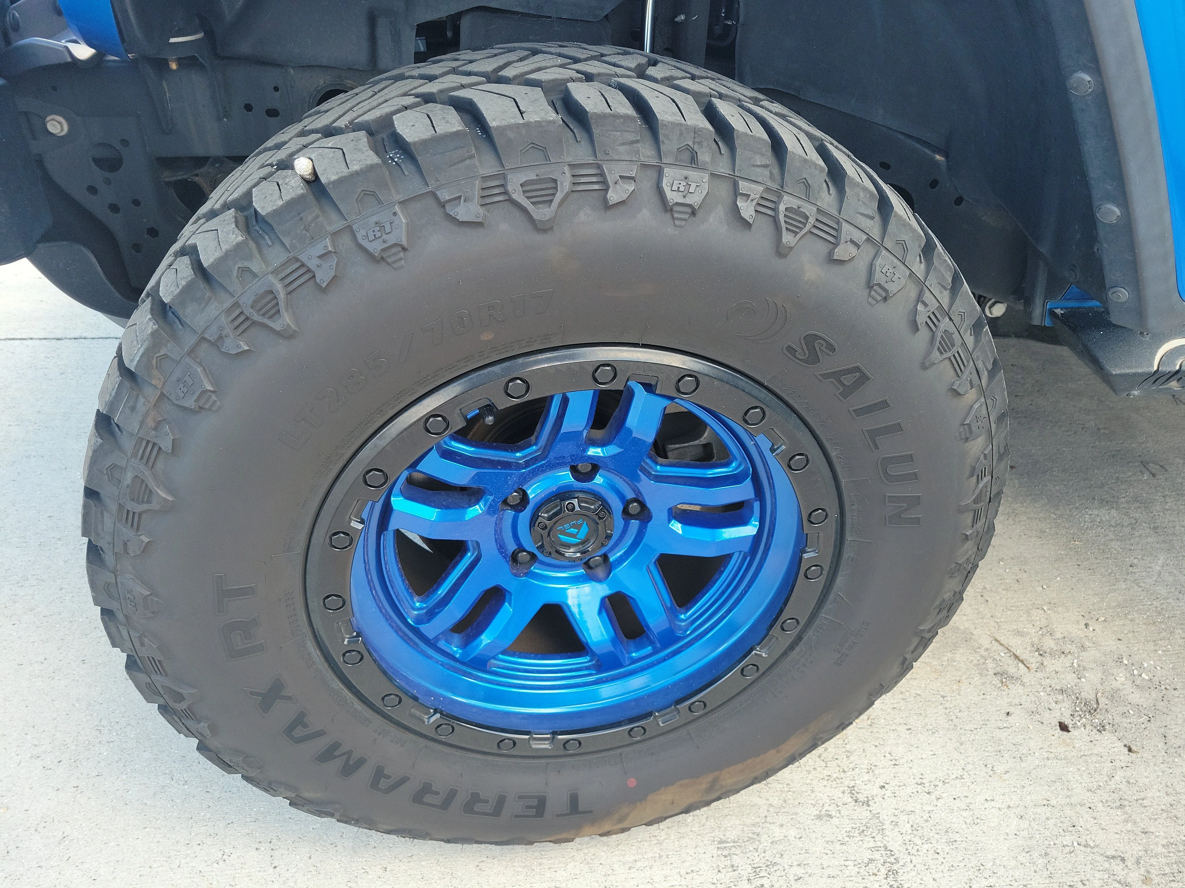 Used 2023 Hydro Blue Pearlcoat Jeep Sport S image 5