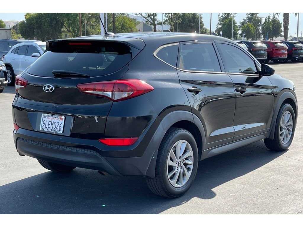 Used 2016 Ash Black Hyundai SE image 6