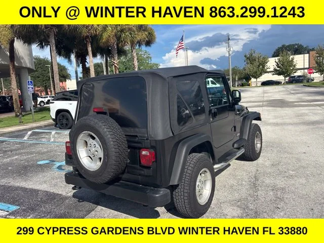 Used 2004 Black Jeep X image 3