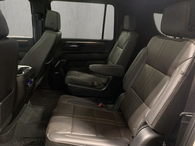 Used 2025 Black Chevrolet High Country image 8
