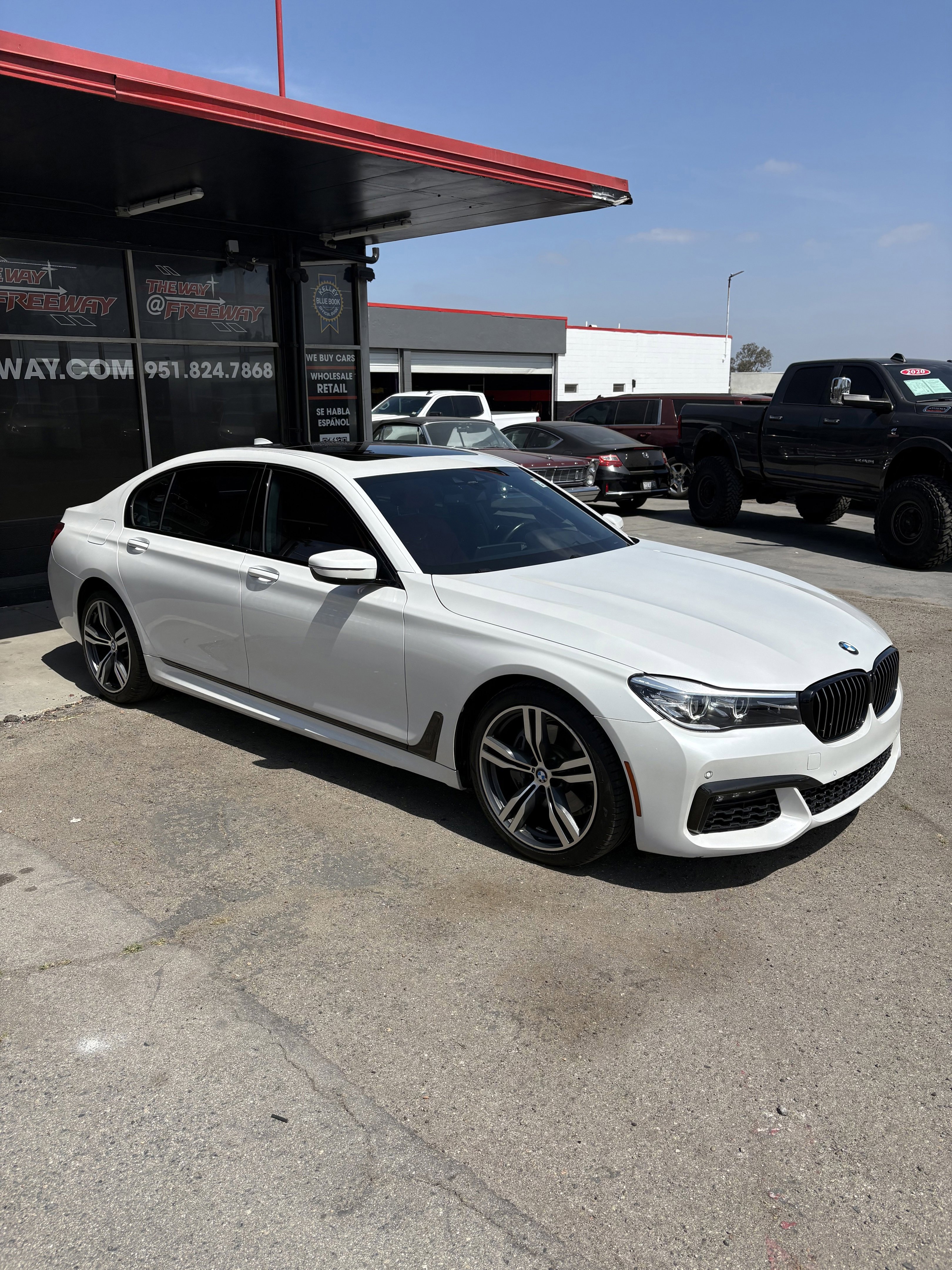 Used 2019 Mineral White Metallic BMW 740i image 3