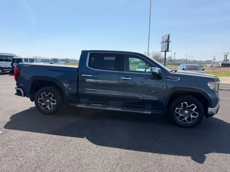 Certified Used 2024 Metallic GMC SLT image 4
