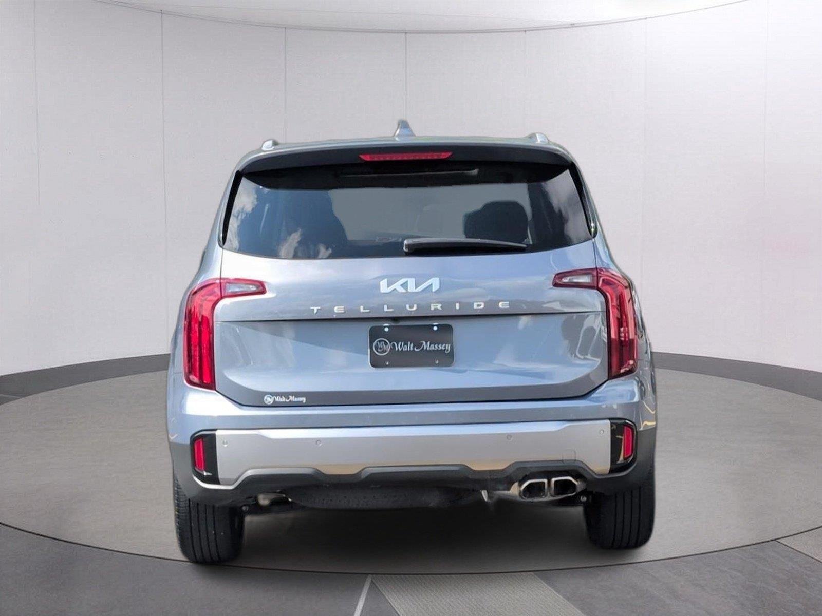 Used 2025 Everlasting Silver Kia S image 4