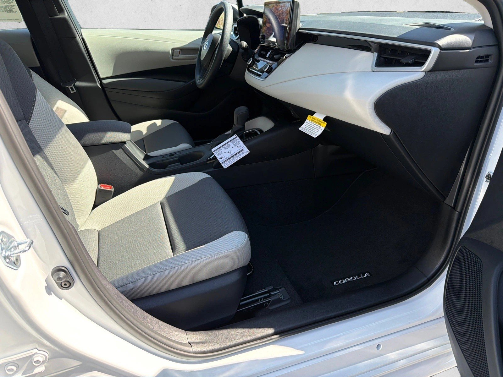 New 2027 Wind Chill Pearl Toyota LE image 13