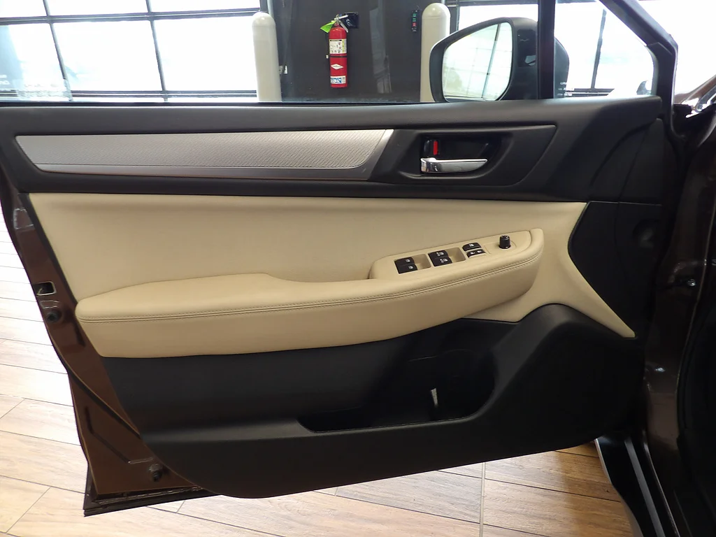Used 2019 Cinnamon Brown Pearl Subaru 2.5i Premium image 23