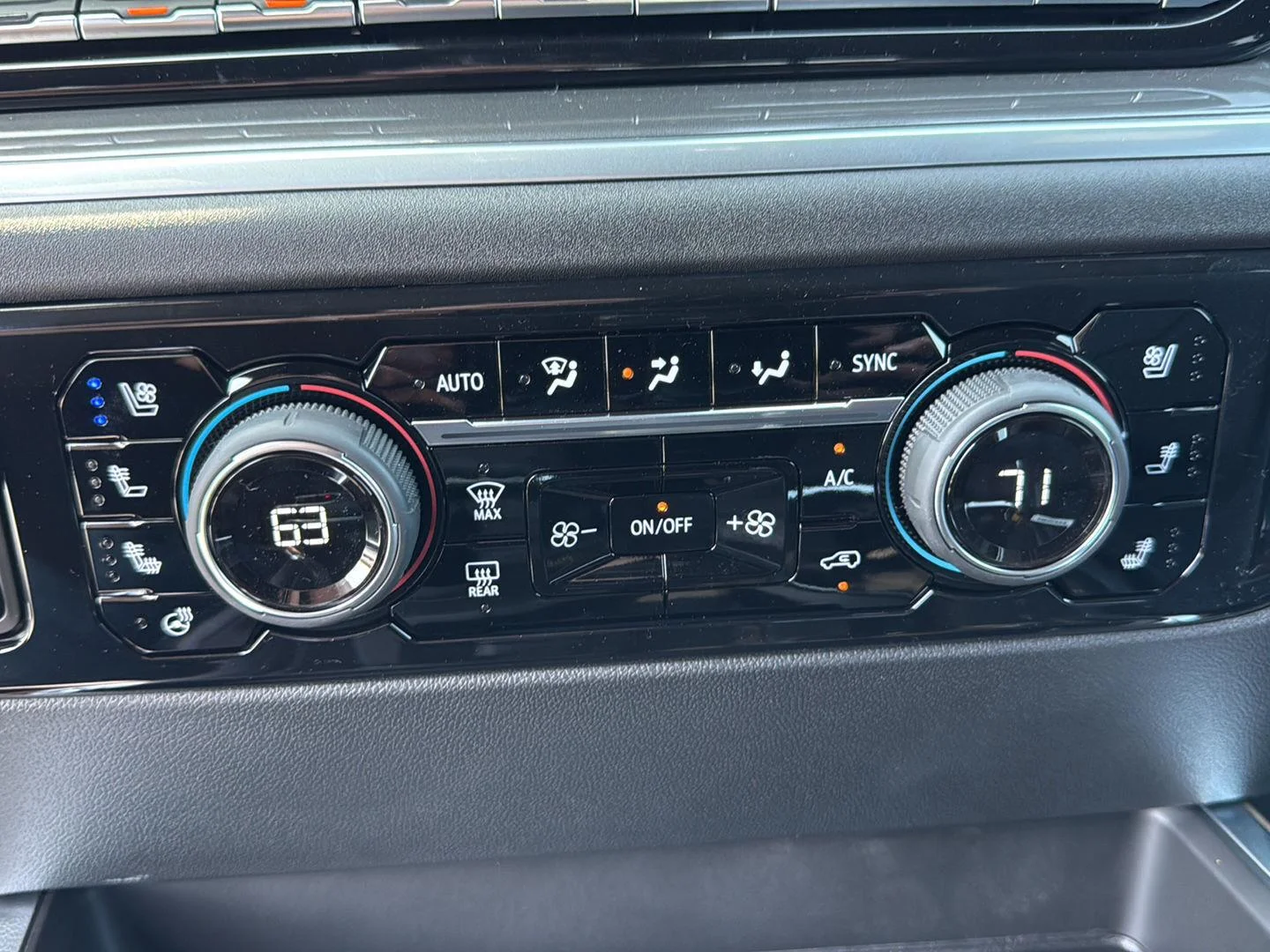 2026 Chevrolet Silverado 1500 High Country - Photo 25