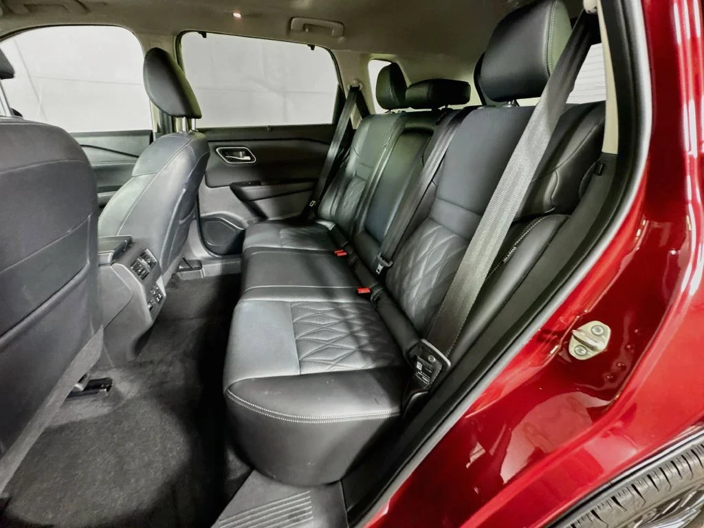 Used 2024 Red Nissan Platinum image 32