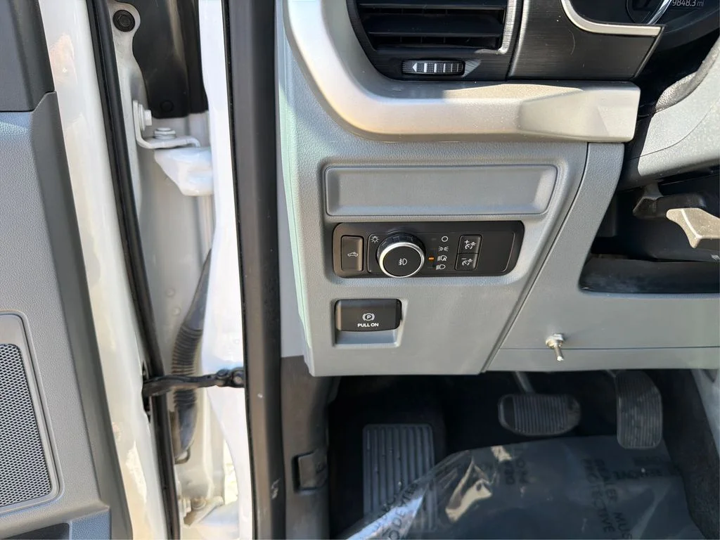 Used 2021 Oxford White Ford XLT image 18