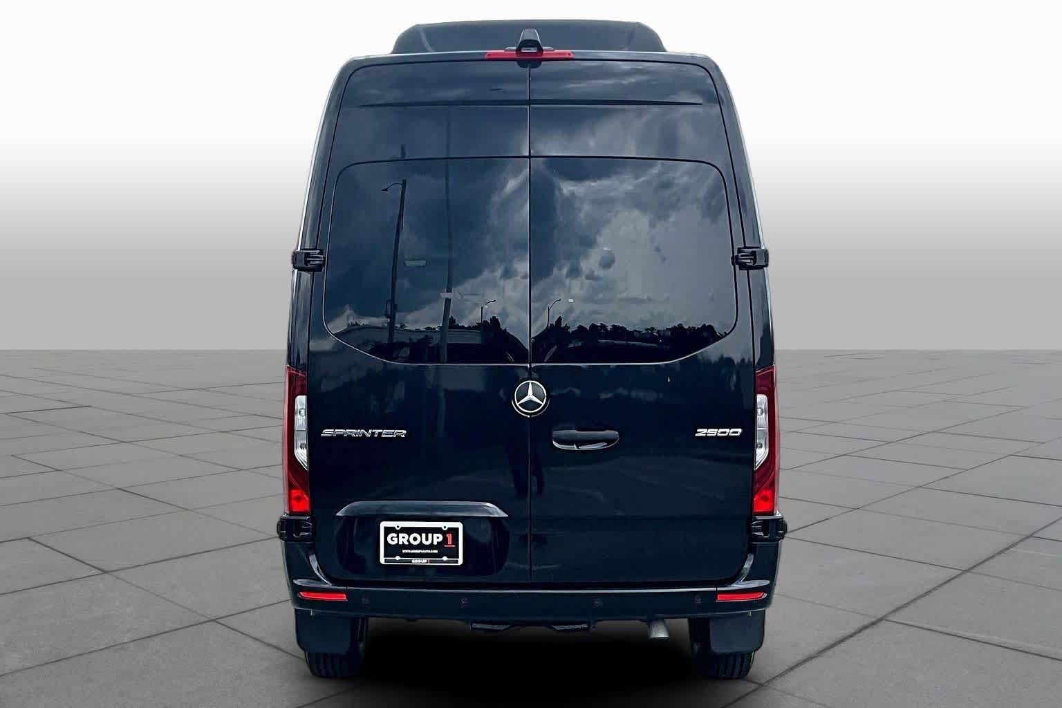 Used 2022 Obsidian Black Metallic Mercedes-Benz  image 5