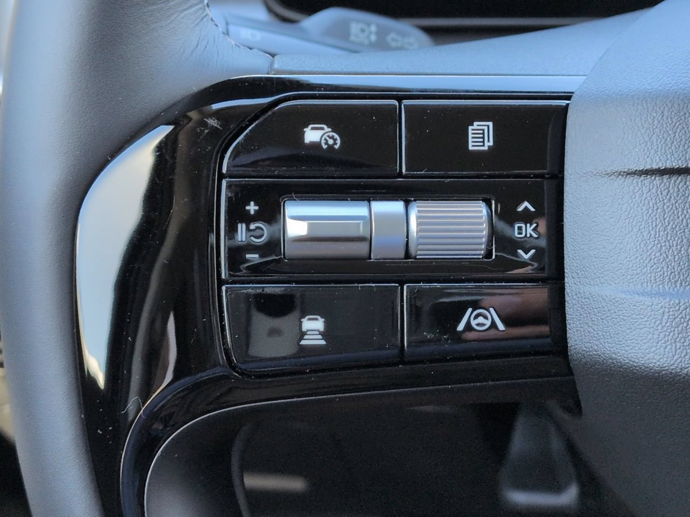 New 2026 Ebony Black Kia S image 46