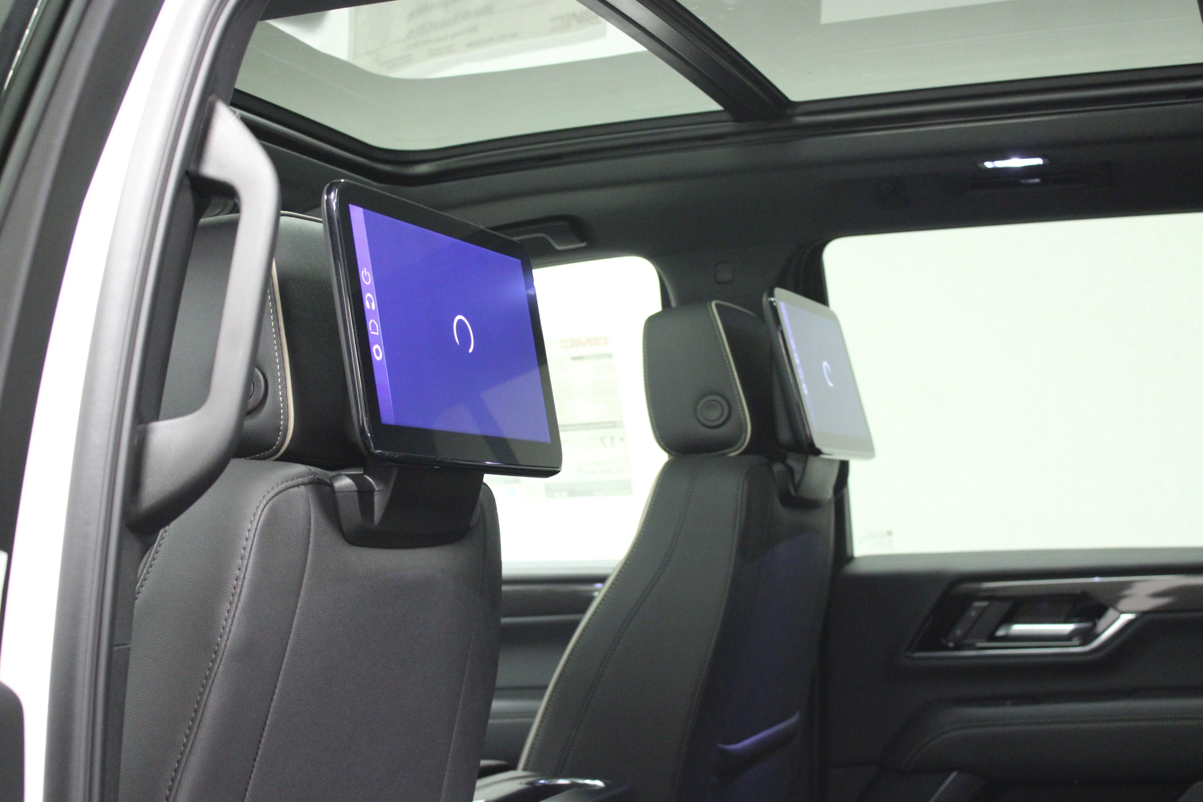 New 2026 Summit White GMC Elevation image 12