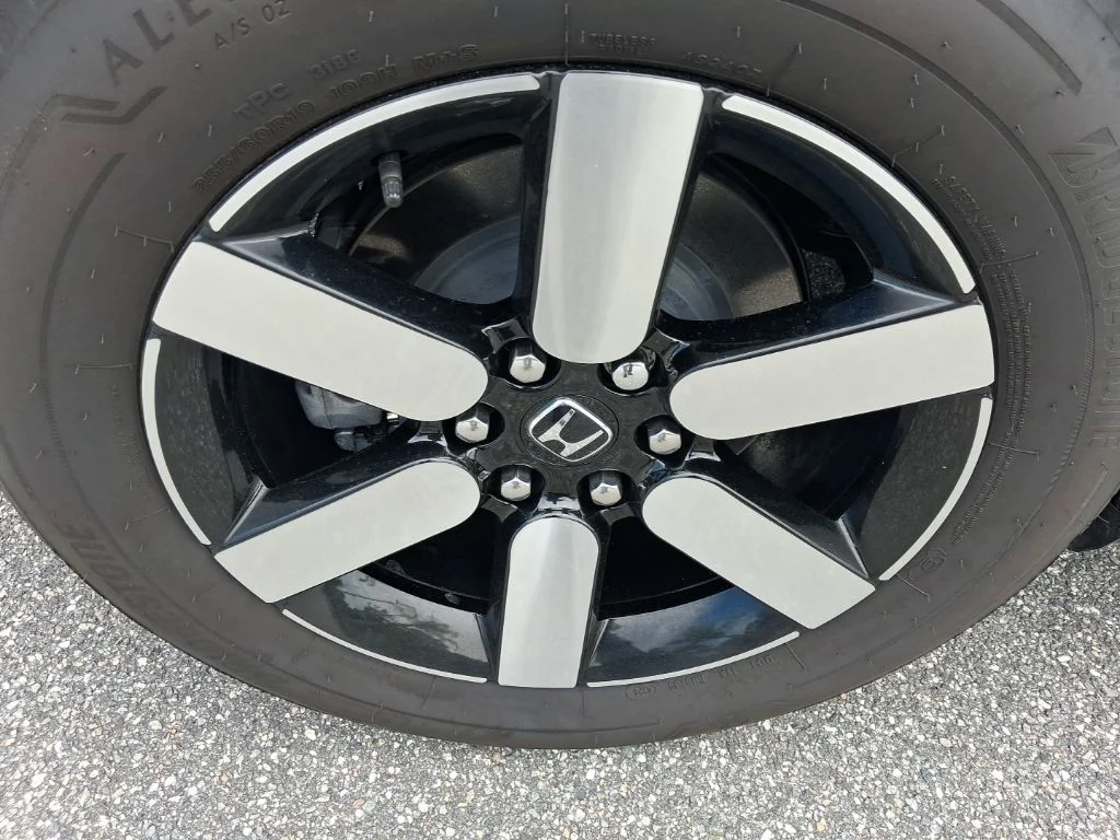 Used 2025  Honda Touring image 14