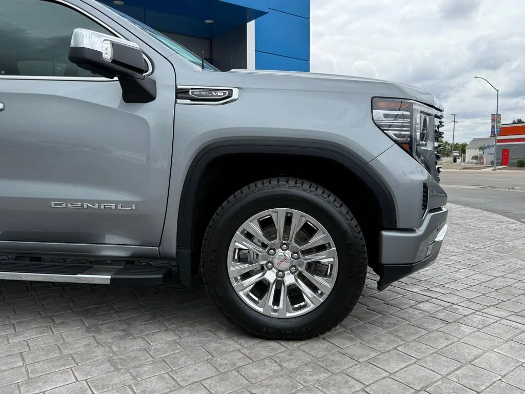 Used 2023 Sterling Metallic GMC Denali image 4