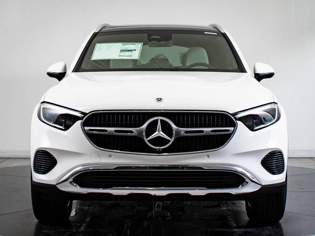 Used 2026 Polar White Mercedes-Benz GLC 300 image 2