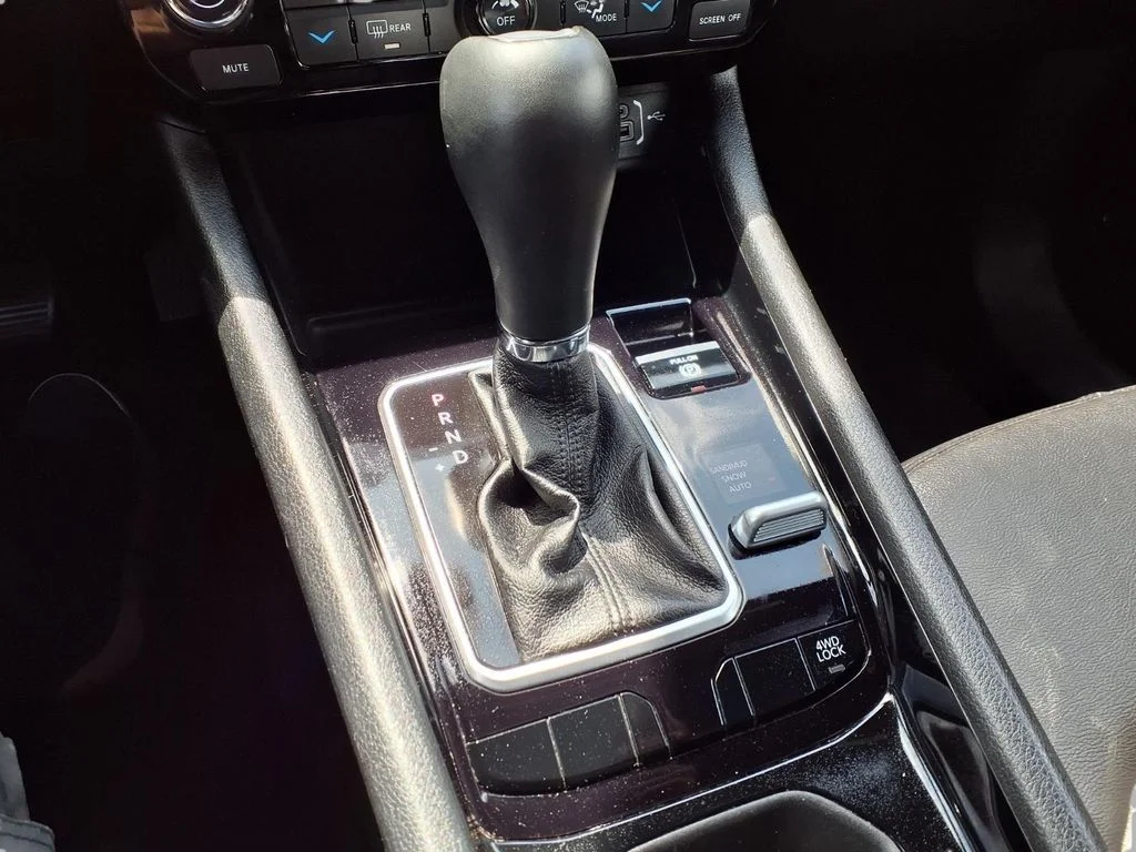 Used 2025 White Jeep Limited image 10