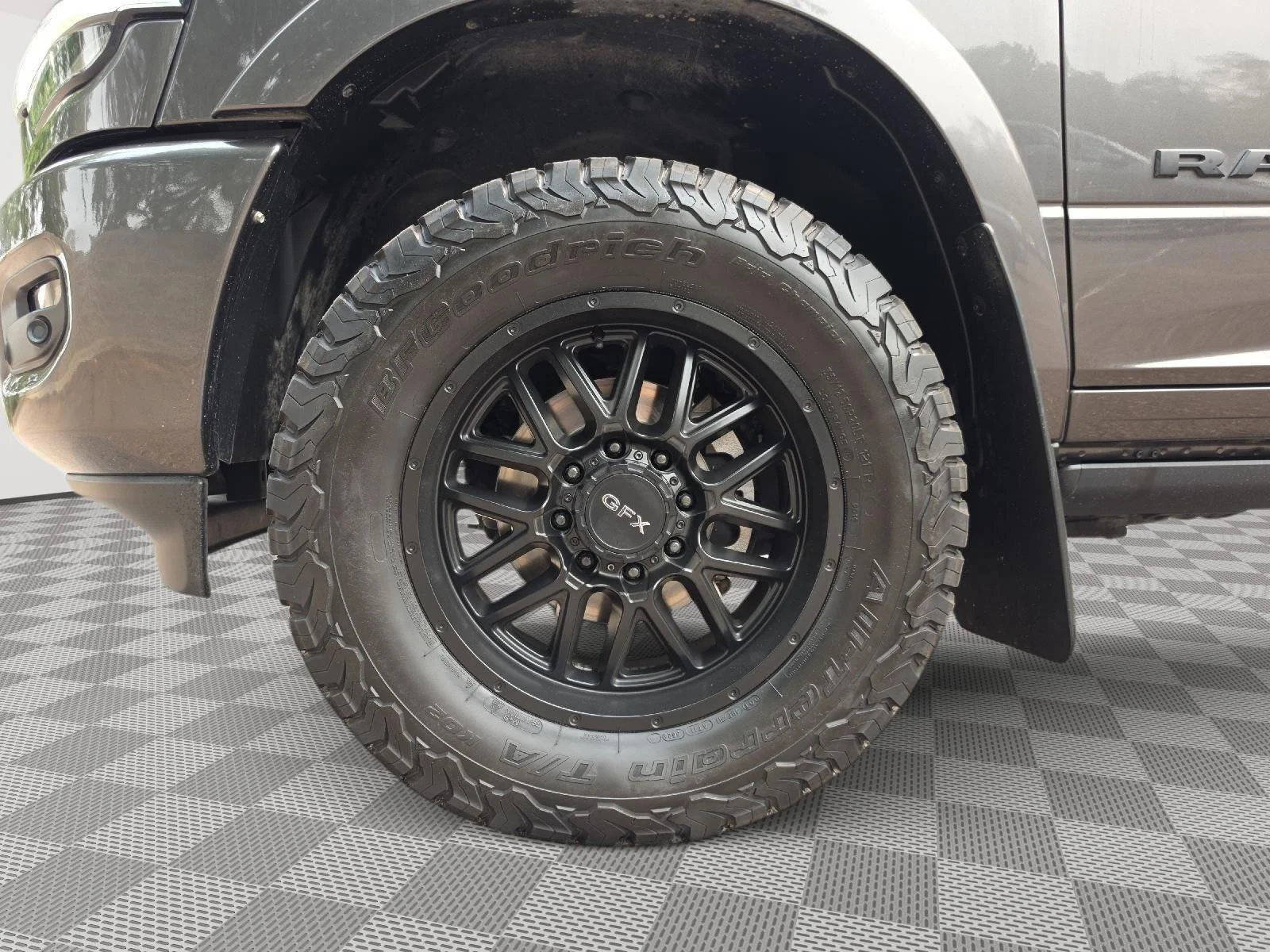 Used 2021 Granite Crystal Metallic Clearcoat Ram Laramie image 9