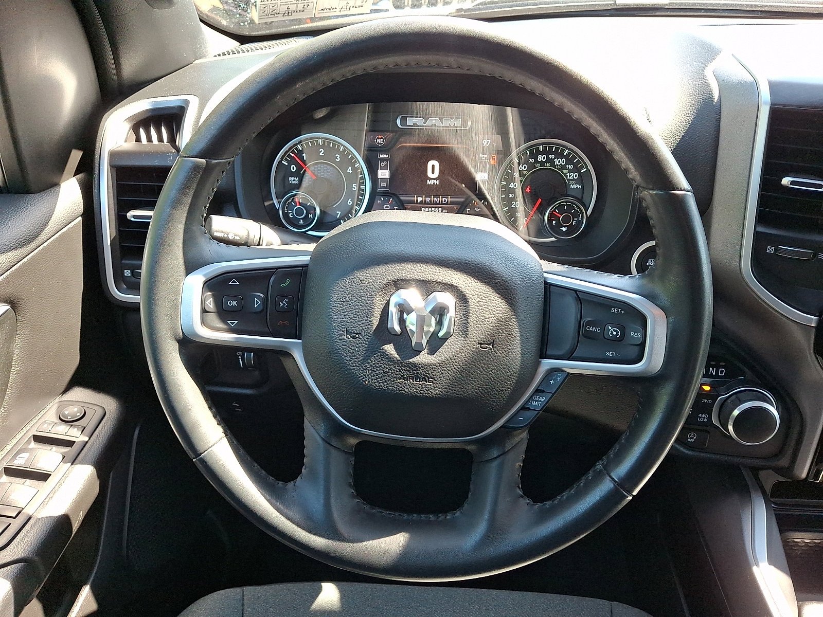 Certified Used 2023 Diamond Black Crystal Pearlcoat Ram Big Horn image 20