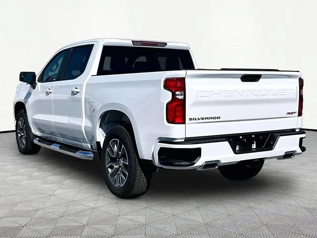 New 2026 Summit White Chevrolet RST image 4