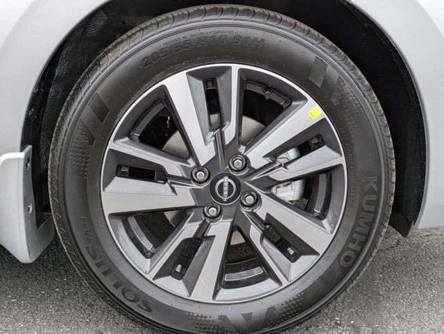 2025 Nissan Versa Sedan SV - Photo 27