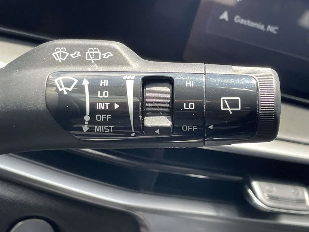 Used 2025 White Kia EX image 34