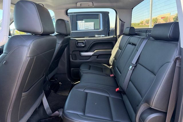 Used 2017 PEPPERDUST METALLIC Chevrolet LT image 24