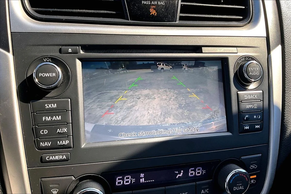 Used 2016 White Nissan 2.5 SV image 14