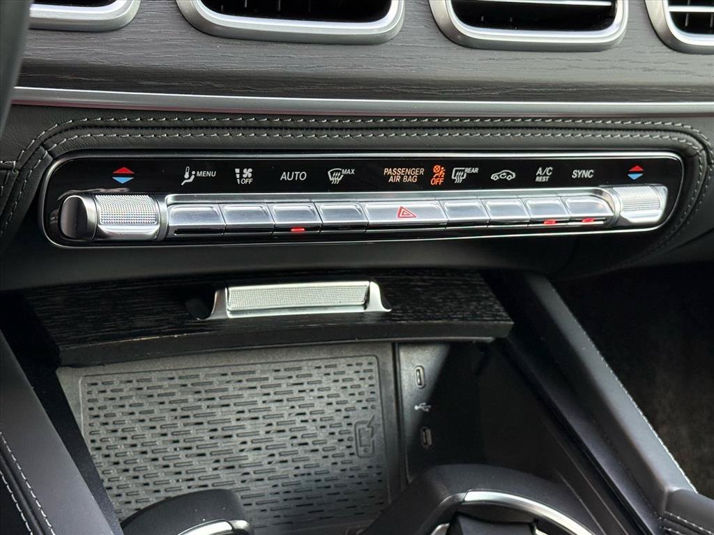 Certified Used 2025 Cirrus Silver (Upper) / Obsidian Black Metallic (Lower) Mercedes-Benz Maybach GLS 600 image 26