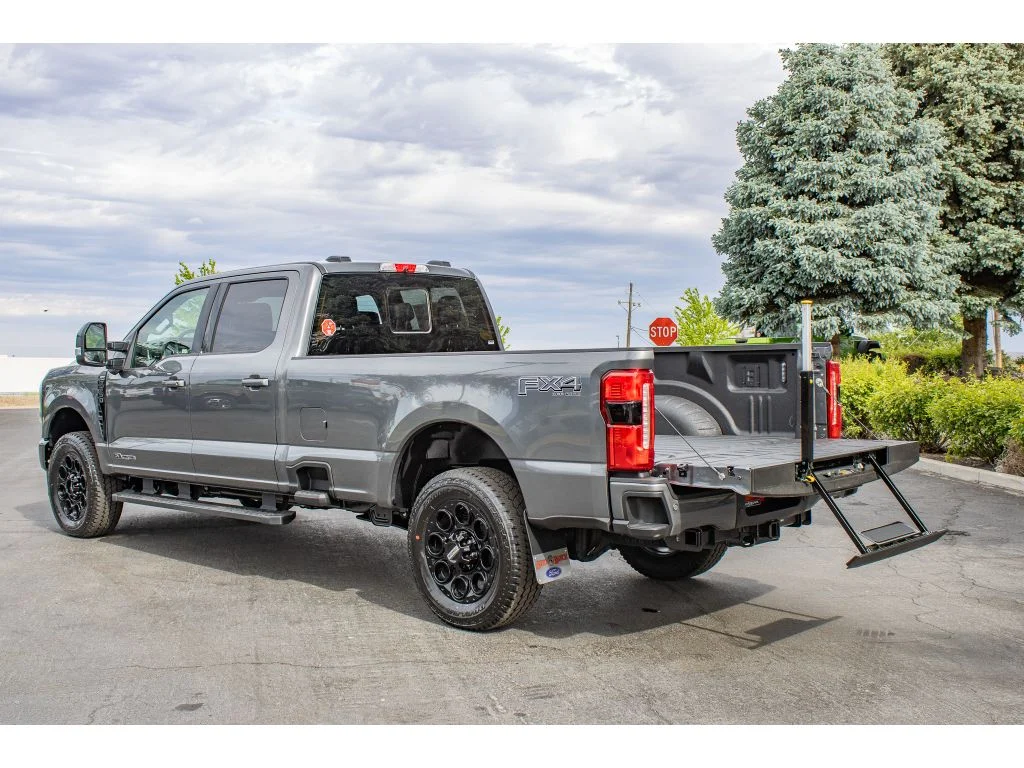 New 2026 Carbonized Gray Metallic Ford F-350® Lariat® image 13