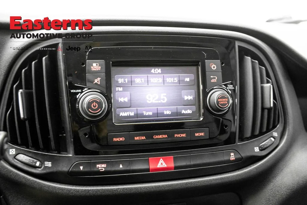 Used 2022 White Ram Base image 17