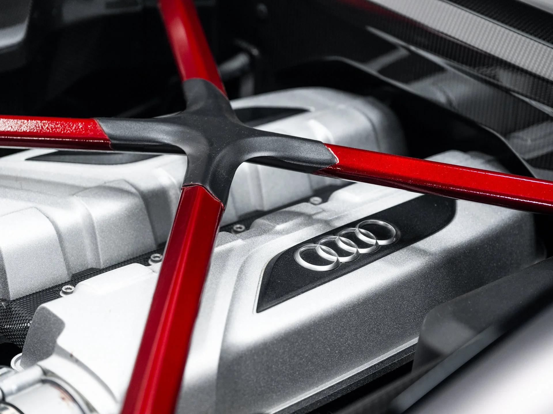 Used 2023 Suzuka Gray Metallic Audi V10 performance image 58