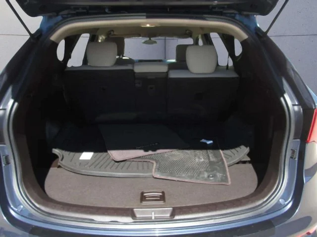 Used 2017 Marlin Blue Hyundai 2.4 Base image 12