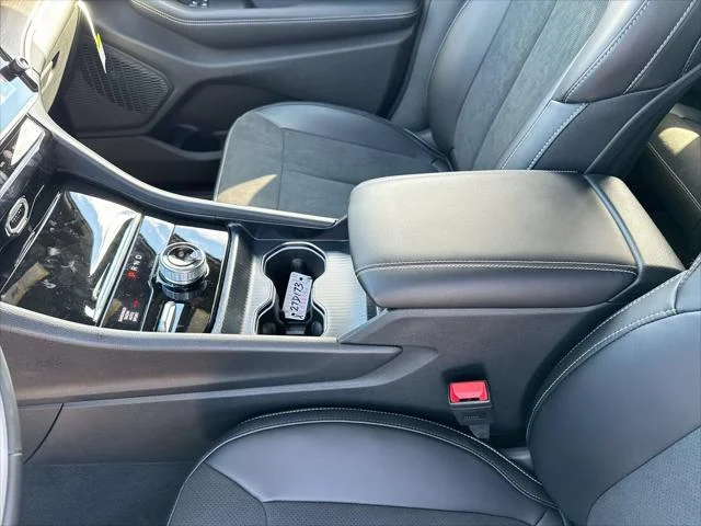 New 2027 High-Gloss Black Paint Jeep Laredo Altitude image 20