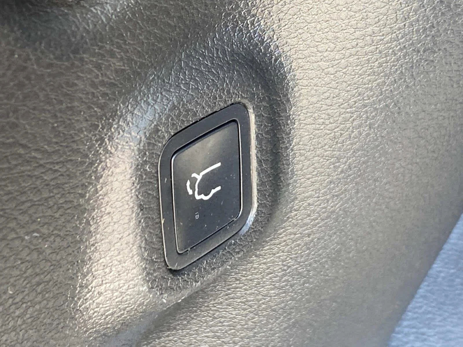 Certified Used 2022 Sting-Gray Clearcoat Jeep Trailhawk image 7
