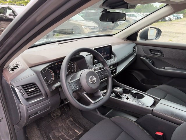 Used 2023 Gray Nissan S image 27