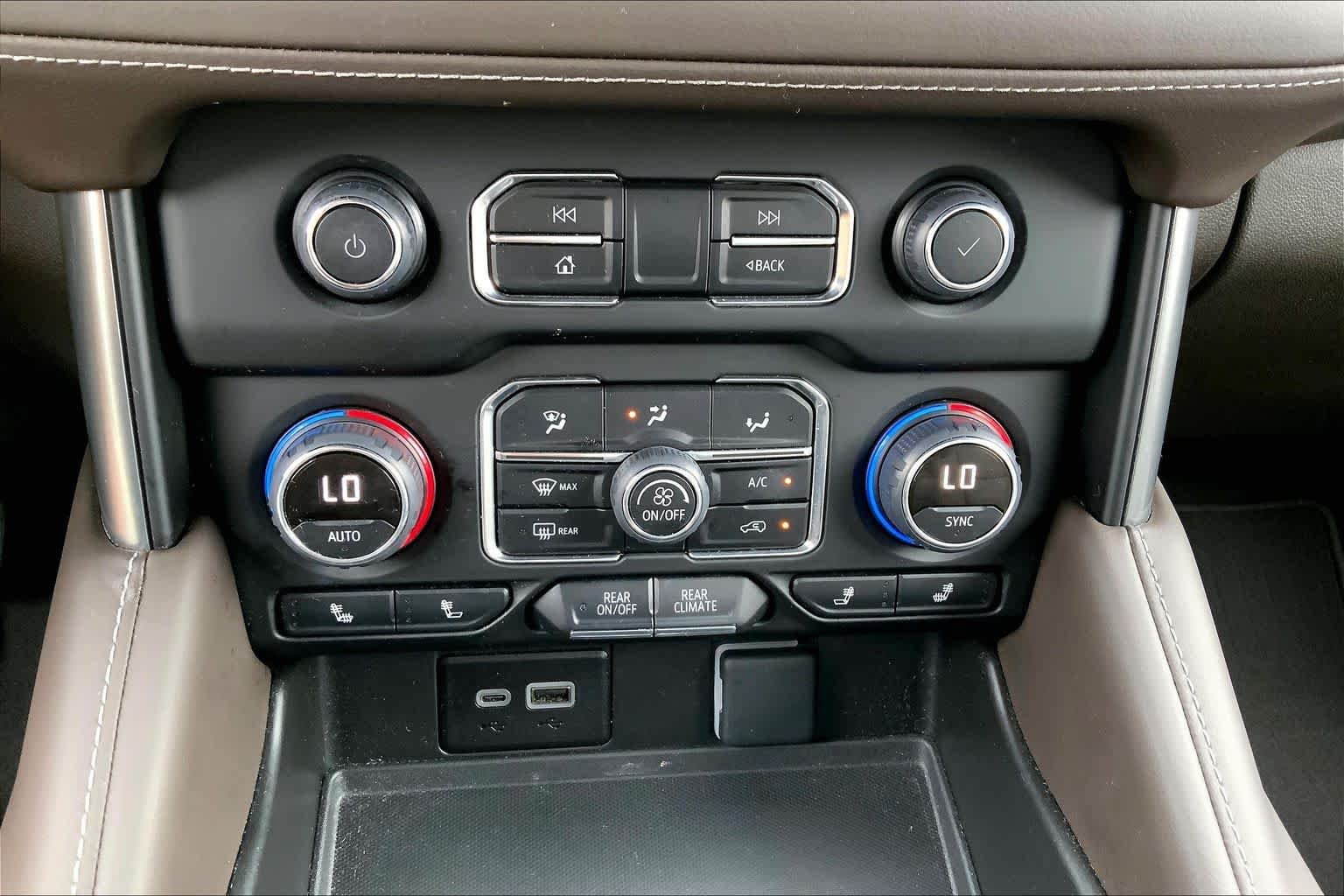 Used 2024 Black Chevrolet Z71 image 34