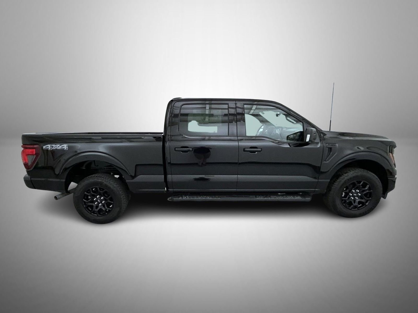 New 2026 Agate Black Metallic Ford XLT image 4