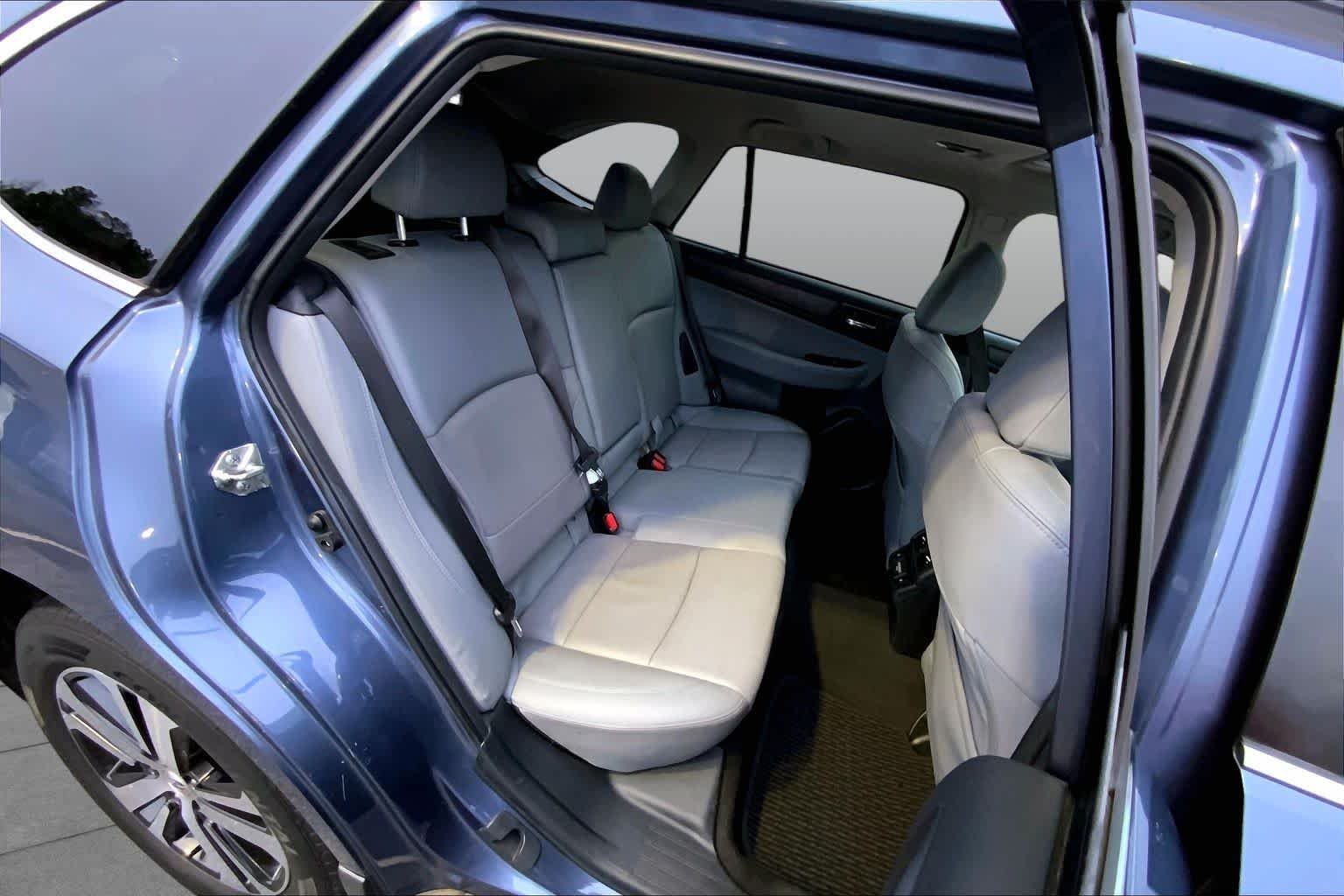 Used 2018 Twilight Blue Metallic Subaru Limited image 18