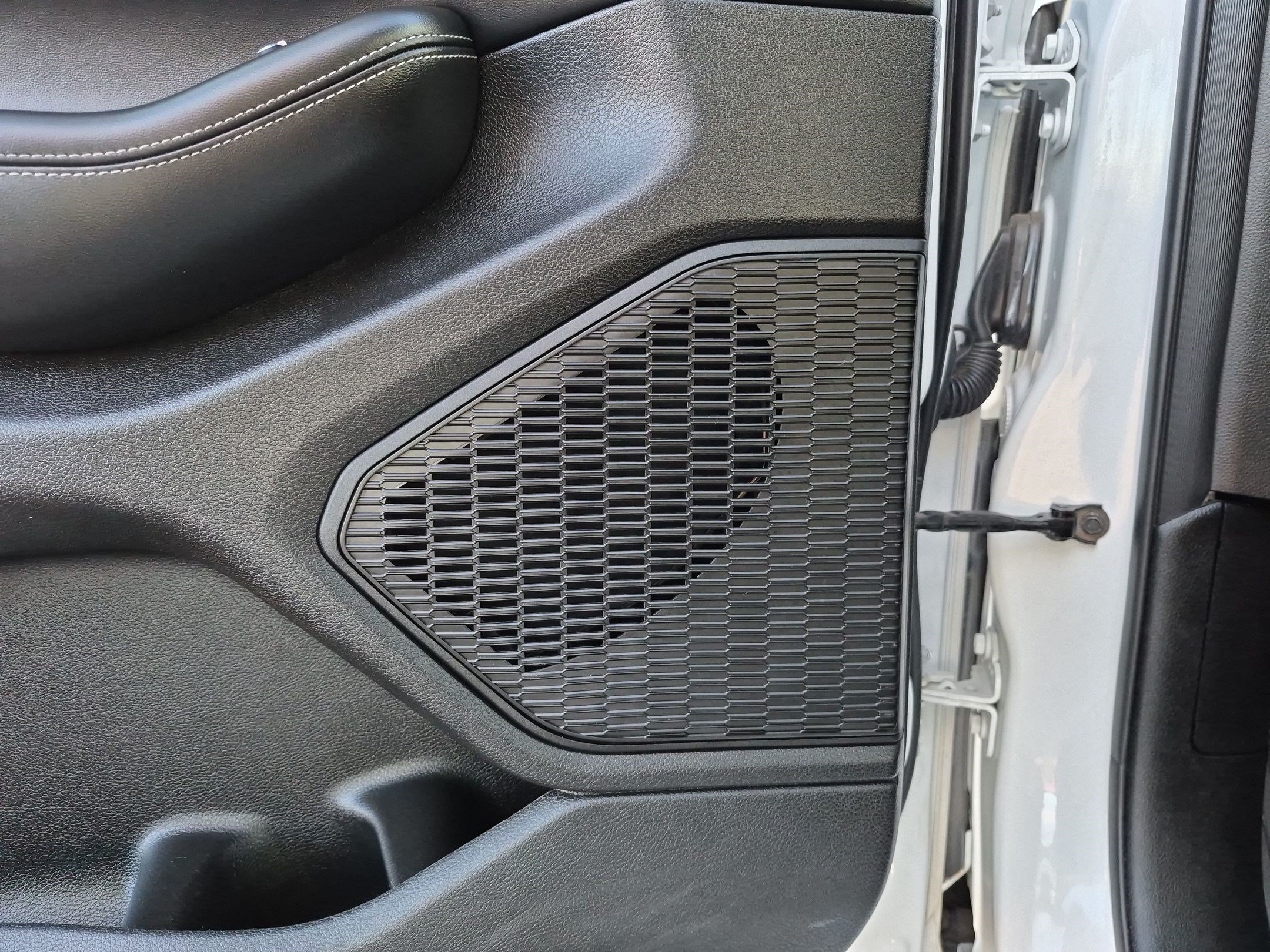 Used 2025 Bright White Clearcoat Jeep Altitude image 13