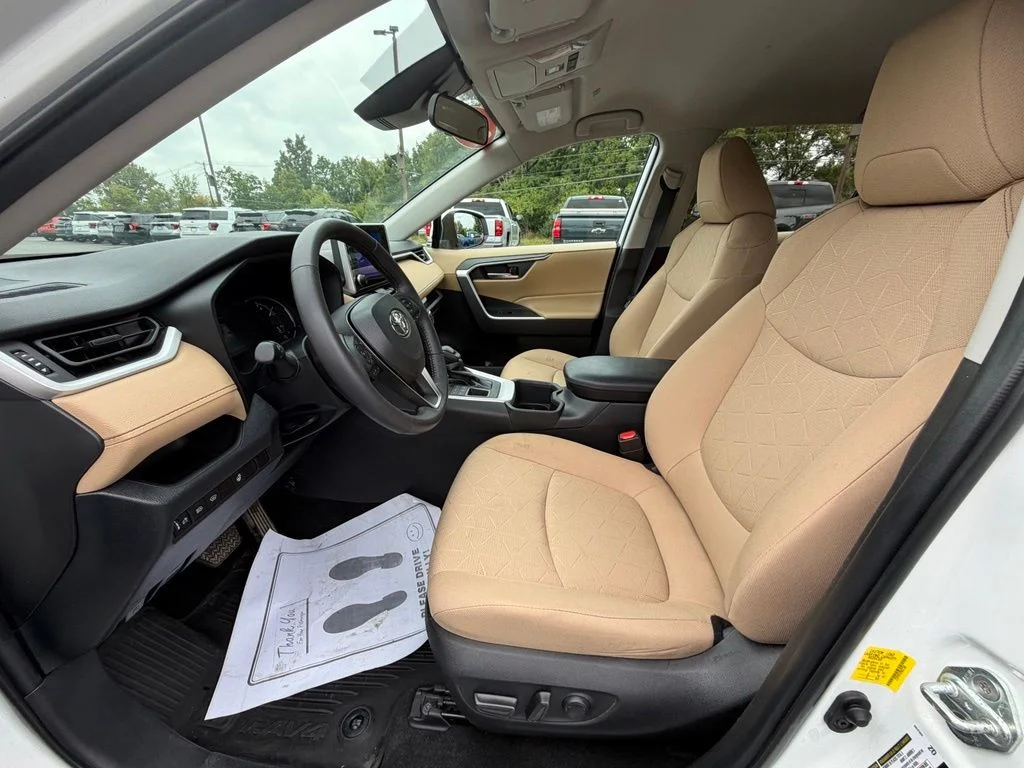 Used 2023 White Toyota XLE image 10