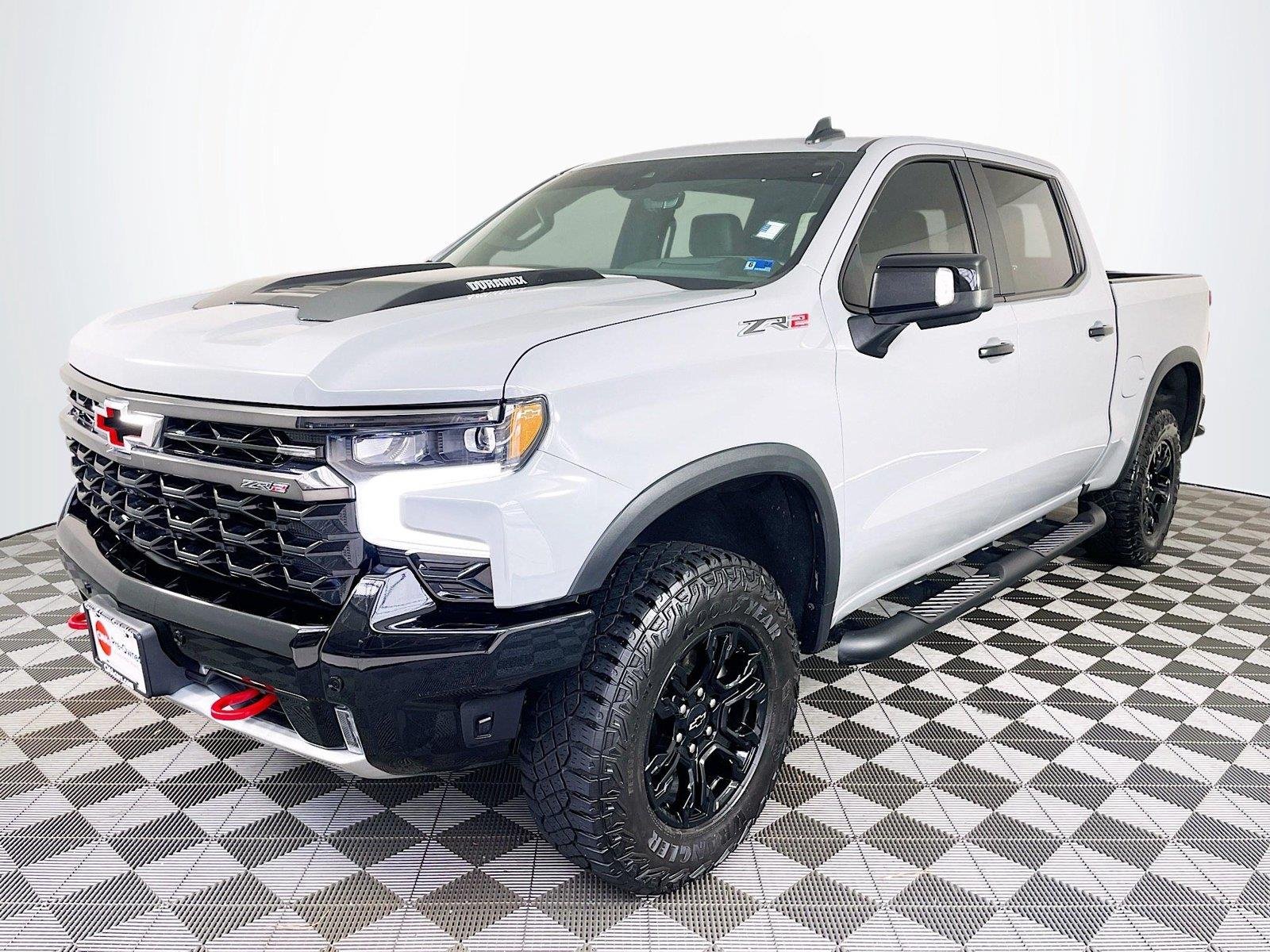 Used 2025 Slate Gray Metallic Chevrolet ZR2 image 3