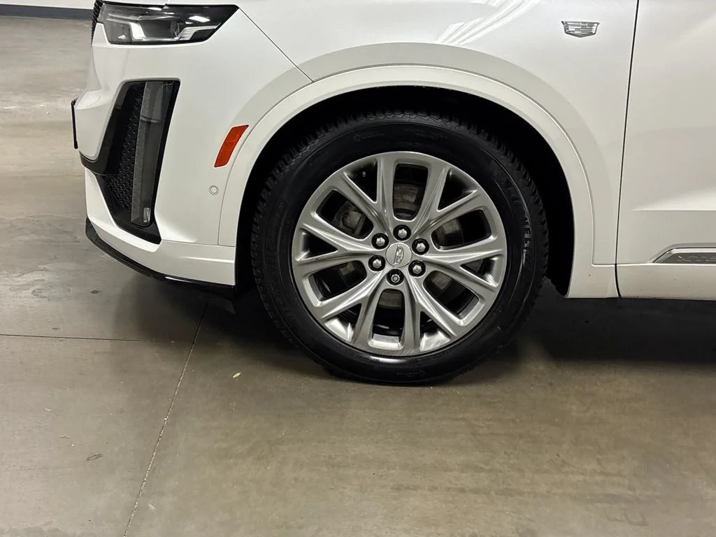 Used 2020 CRYSTAL WHITE TRICOAT Cadillac AWD Sport image 11