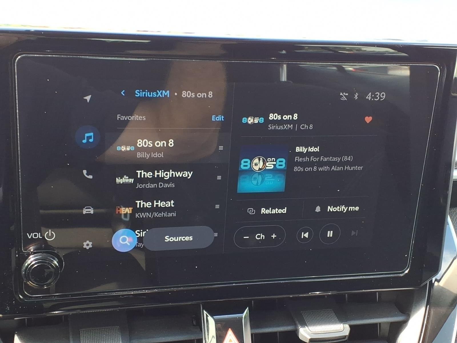 Used 2025 Underground Toyota Hybrid LE image 21